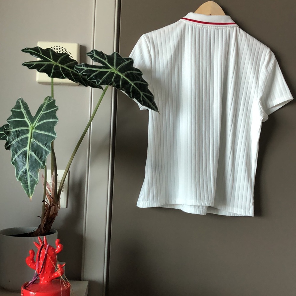 90s Collared Tee - Picture 2 of 3